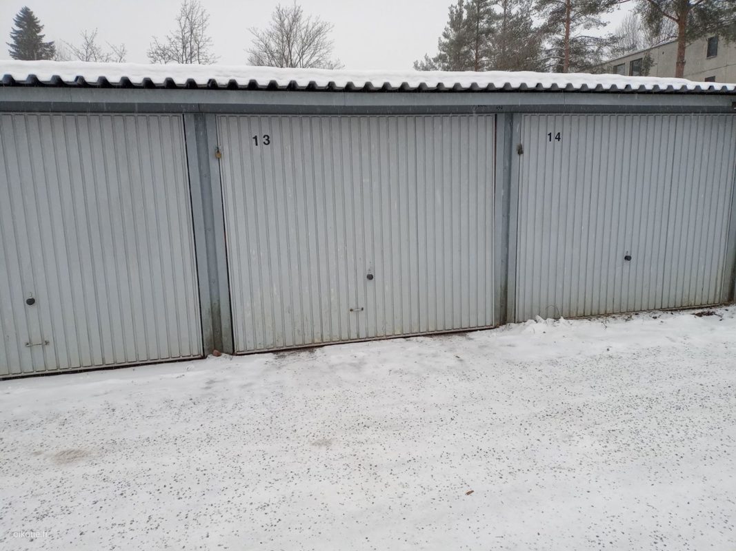 Autotalli, Saturnuksenkatu 1